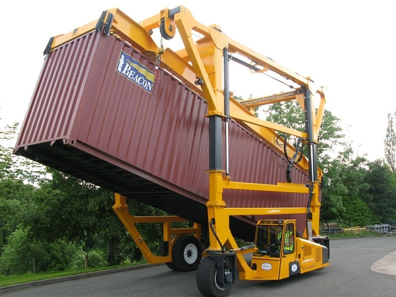 Combilift Straddle Carrier Combilift Straddle Carrier — изображение 3