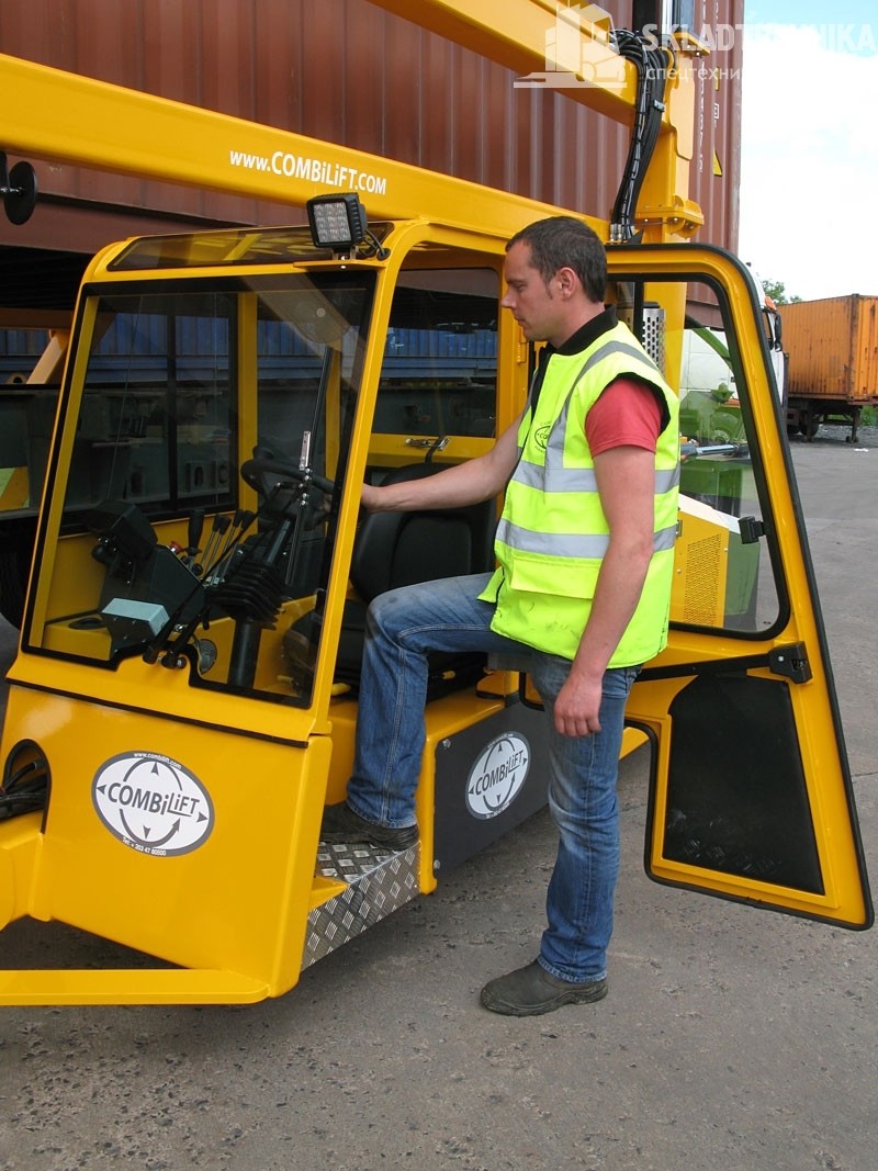 Combilift Straddle Carrier Combilift Straddle Carrier — изображение 4