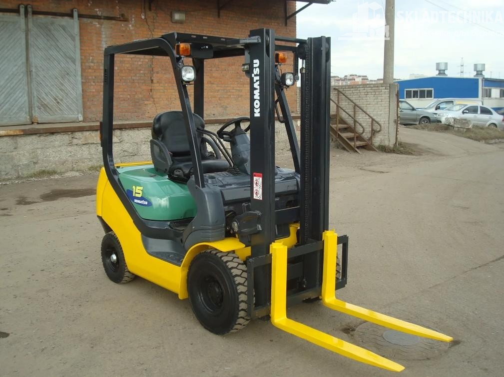 Komatsu FD15 вилочный погрузчик в аренду Komatsu FD15 вилочный погрузчик в аренду