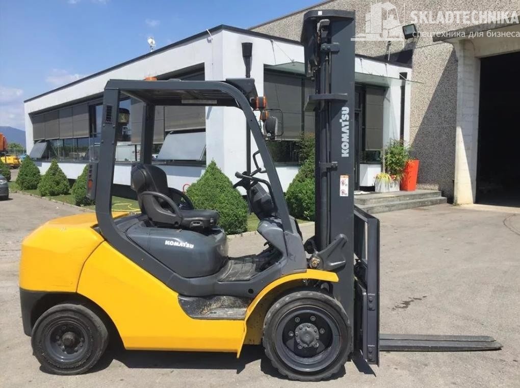Komatsu FD30 вилочный погрузчик в аренду Komatsu FD30 вилочный погрузчик в аренду