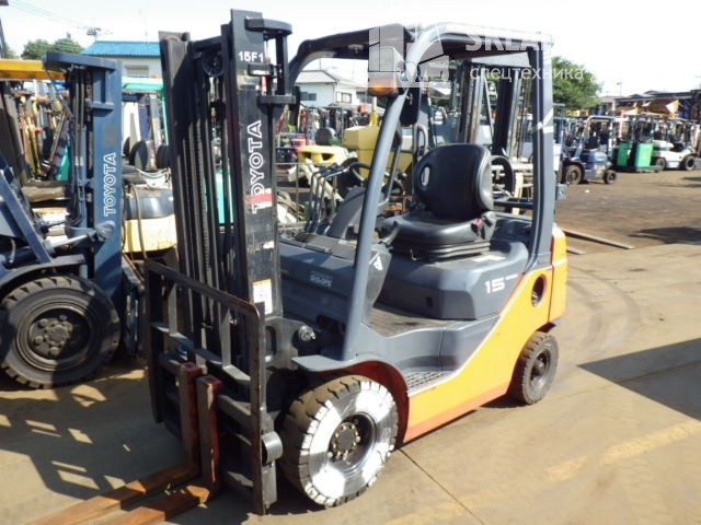Погрузчик Toyota 8FG15 (2006) Погрузчик Toyota 8FG15 (2006)